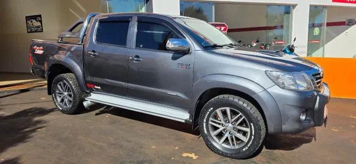 Toyota Hilux CD SRV D4-d 4X4 3.0 TDI Diesel AUT 2015