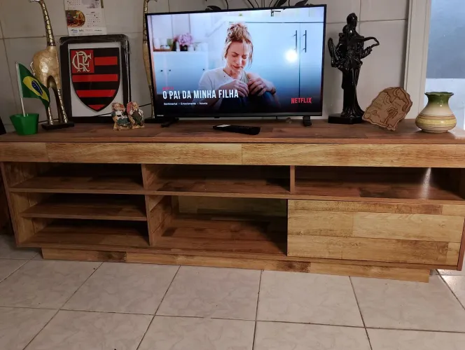 Rack amadeirado/ MDF