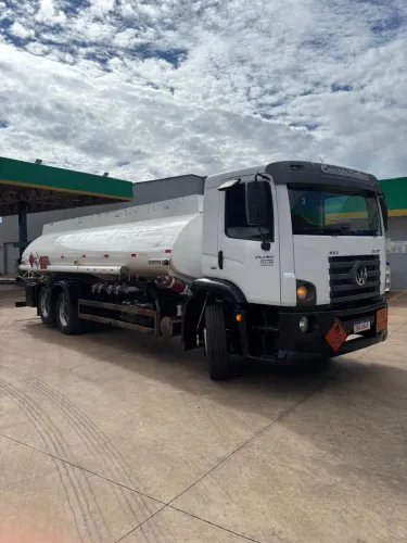 Caminhão de combustível