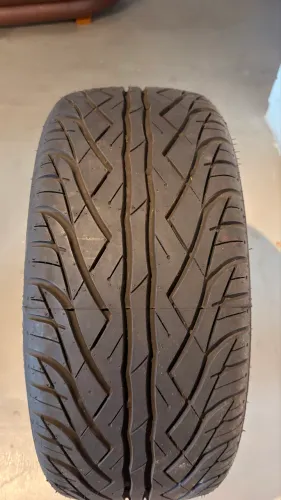 PNEU 245/35/20