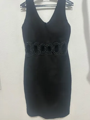 Vestido curto de festa preto