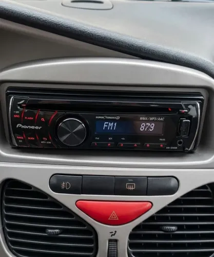 Som Pioneer DEH-3200UB