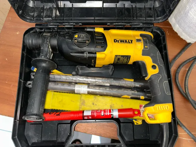 martelete perfurador/rompedor DEWALT
