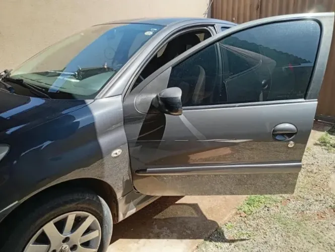 Peugeot 207 Sedan Passion XS 1.6 Flex 16V 4P 2011