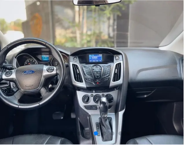 Ford Focus 1.6 S/1.6 SE Flex 16V 5P AUT 2015
