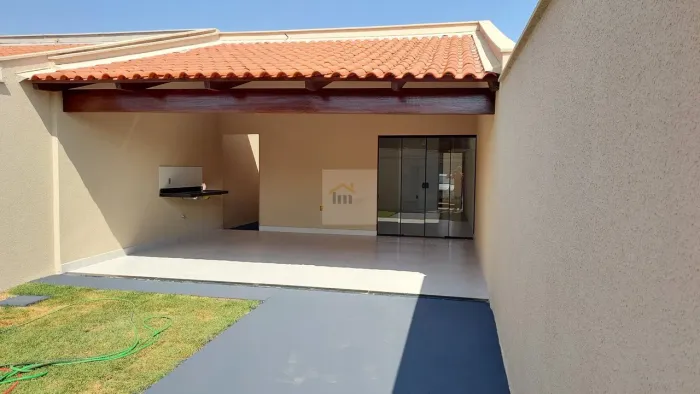 Casa Padrão NOVA PRONTA PARA MORAR - PRÓXIMO A COCA COLA E RODOVIA DOS ROMEIROS. FINANCIE 