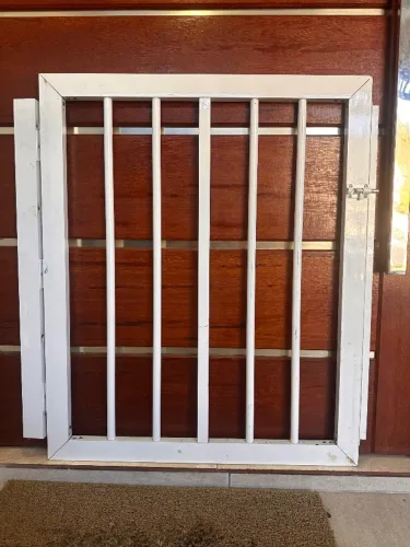 Portão de Segurança para Bebê e Pets 75 cm x 90 cm | Branco | Escada, Porta e Corredor