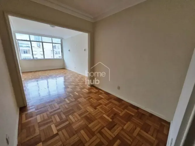 Apartamento reformado para venda com 3 quartos, 113m² e vaga - Copacabana - Rio de Janeiro