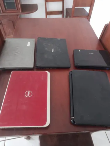 4 notbooks e 1 netbook pra retirada de peças .combo imperdível.