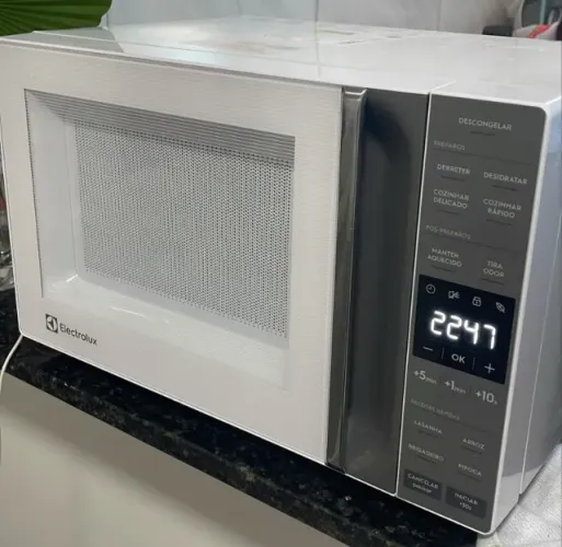 MICROONDAS ELETROLUX 23L