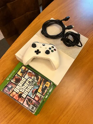 Xbox One S 500GB - 1 manete + Jogos
