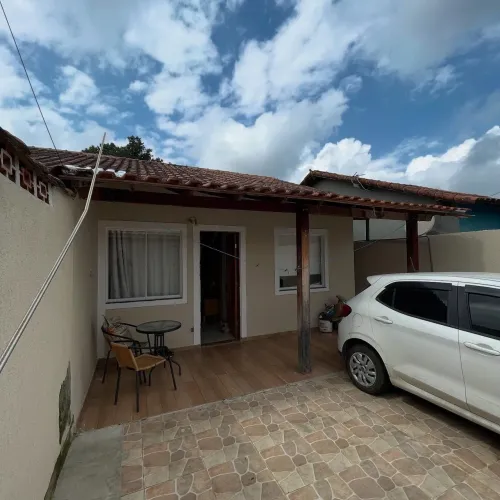 Casa com piscina marambaia