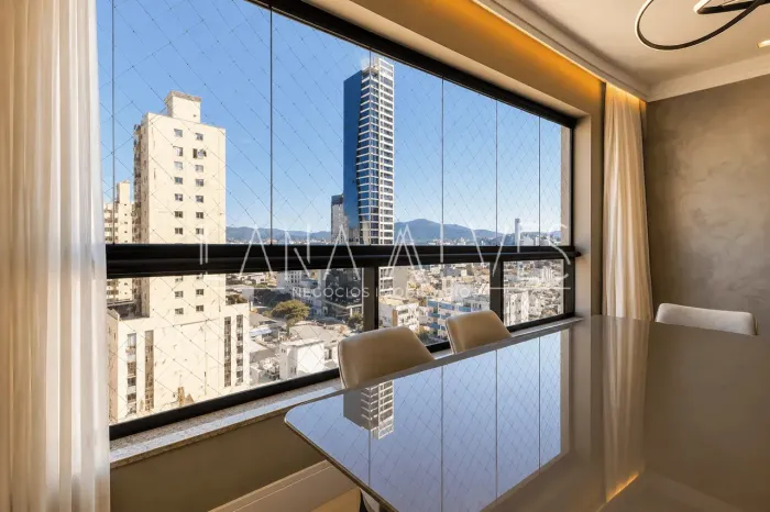 Apartamento com 3 Quarto(s) e 4 banheiro(s) para Alugar, 127 m² por R$ 10000 / Mês