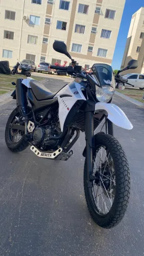 Xt660 branca ( aceito troca em carro e moto )