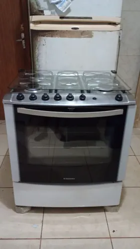 Fogão 5 bocas Eletrolux.. Automático!!
