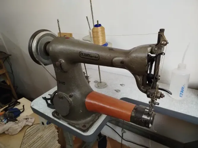 Máquina de Costura Pesada - Braço Esquerdo - Sapateiro e Couro