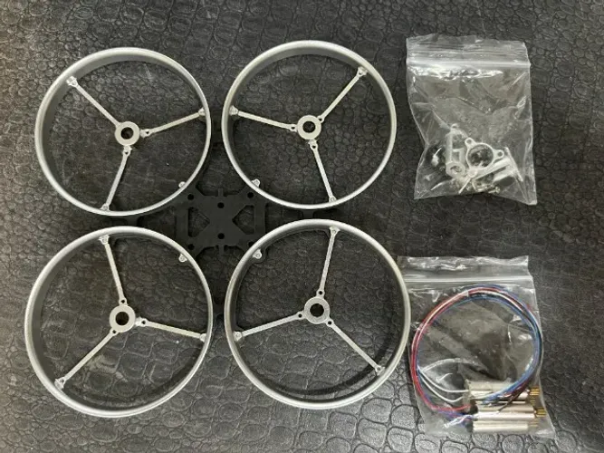 Drone - Mini frame 14cm x 14cm - 4 micro motores e suportes para motores.