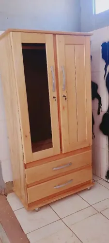 Guarda Roupa De Solteiro. Oferta ?. Promoção. Ja vai com espelho.