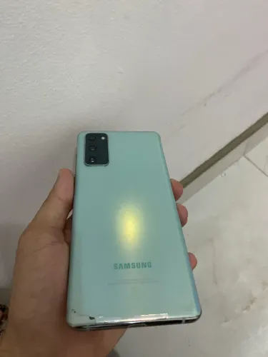 Vendo Samsung S 20 fe bom estado de uso , observação, TROCA TELA , negocio também ,