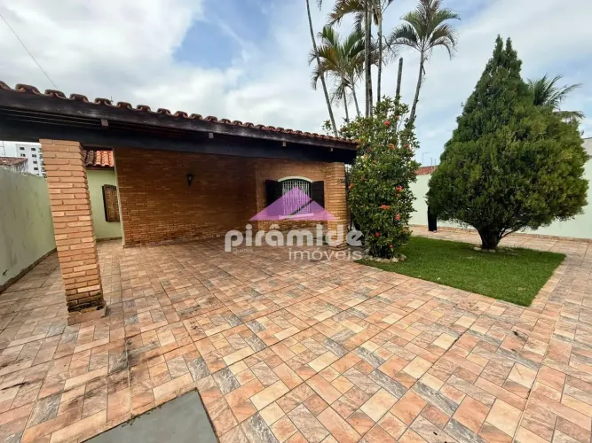 Casa com 3 dormitórios à venda, 161 m² por R$ 750.000,00 - Martim de Sá - Caraguatatuba/SP