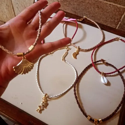 Colar courinho com pingente 