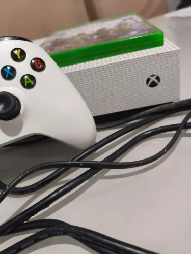 Xbox One S Semi novo a venda