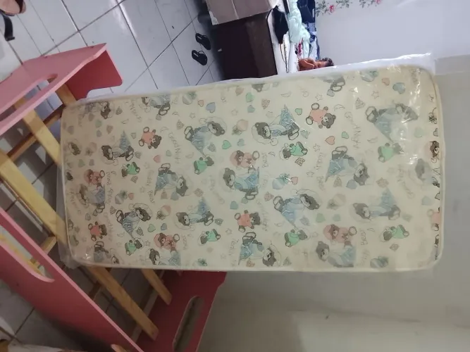 Cama infantil montessoriana 