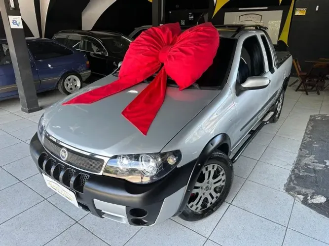 Strada Adventure 1.8 Manual cabine estendida, multimídia, muito conservada, confira! 2005