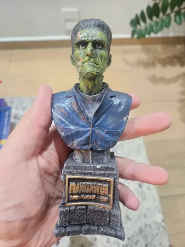 Busto Boneco Frankenstein Resina