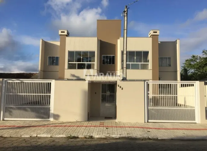 Apartamento mobiliado a 600m da praia na Meia Praia em Navegantes