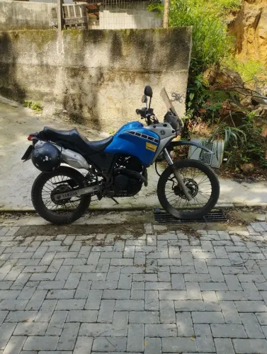 vendo Ténéré 250 com manutenção em dia tenho um escape esportivo que vai junto e um capct