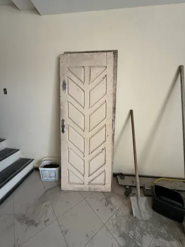 Porta de madeira à venda