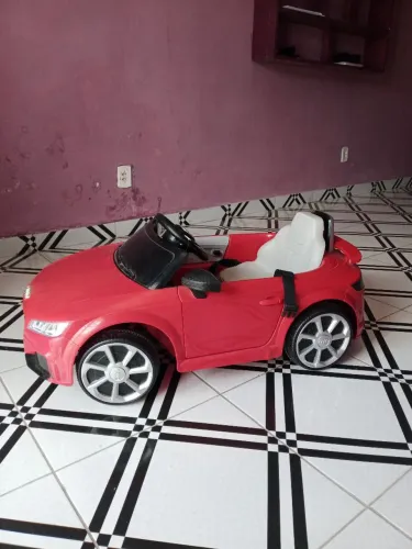 Vendo esse carro elétrico