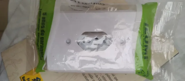 Vendo Tomada Fixa 2P+T 10A Ilumini
