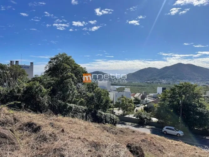 Terreno à Venda em João Paulo, Florianópolis - SC