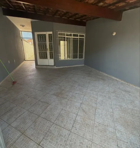 Vende casa em Cosmópolis