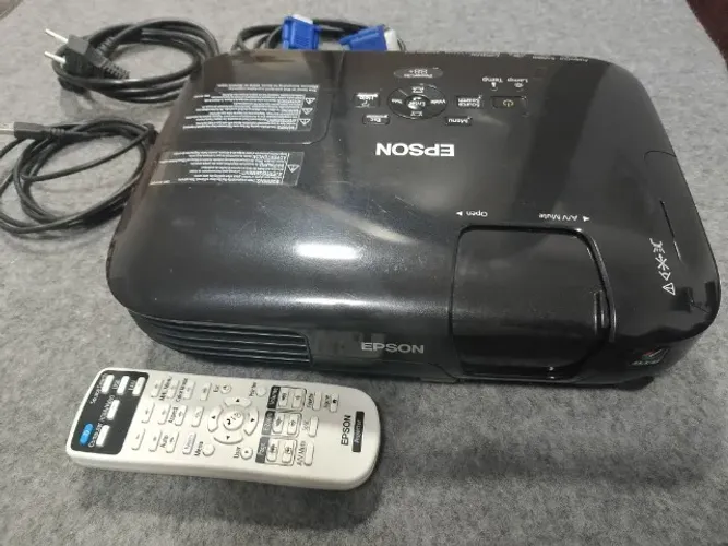 Projetor Epson S10 (data show)