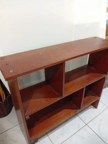 Estante em madeira