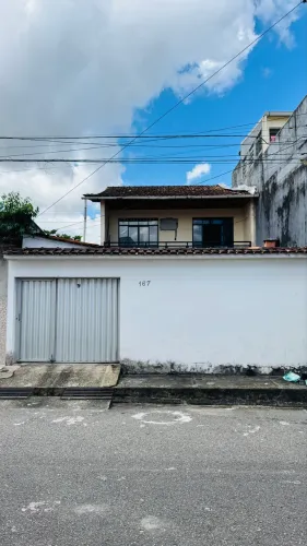 Casa duplex na Marambaia com 4 suítes, 400m2 , próx rua da mata 750 mil