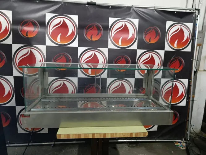 Estufa aquecida 1,20x50x47 de inox 220 volts usada em ótimo estado funcionando, perfeito