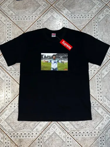Camiseta Supreme x Maradona preta