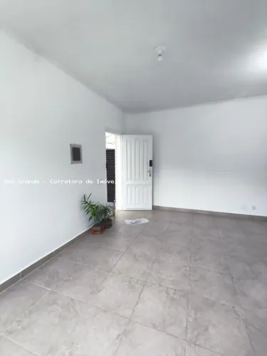 Casa Sobreposta para Locação em Santos, Marapé, 3 dormitórios, 2 suítes, 1 banheiro, 1 vag