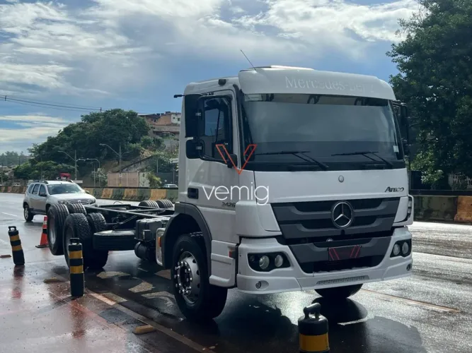 Caminhão MB Atego 2426 Trucado Chassi Ñ 2430 24260 24250 