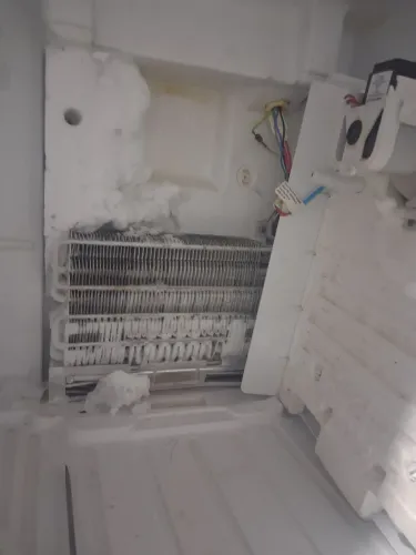Consertos de refrigeração e máquinas.