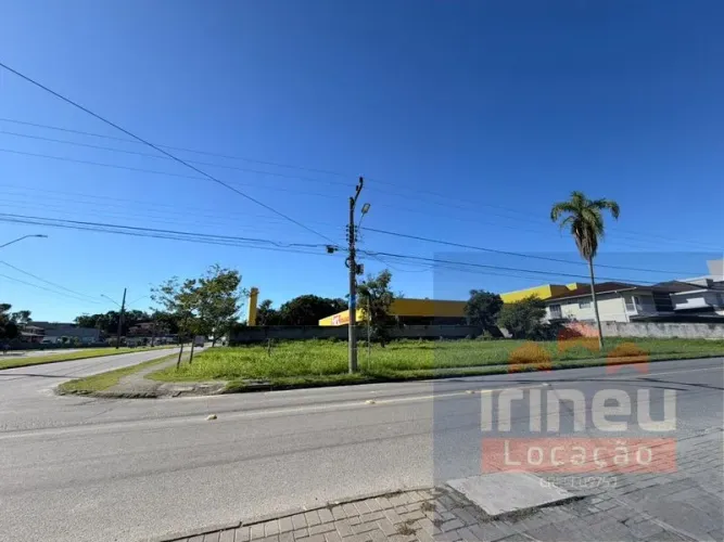 Terreno de esquina com 1.284m² no Bairro Costa e Silva