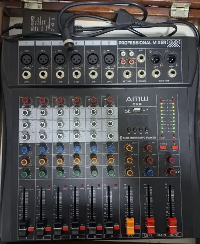 Mesas de Som Behringer e AMW
