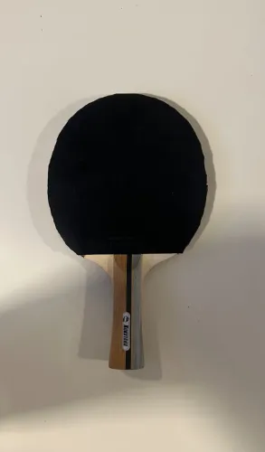 Raquete de tênis de mesa montada 