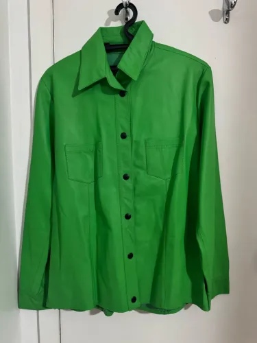Camisa de couro verde