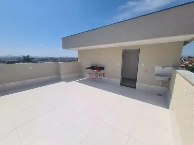 Apartamento Cobertura à Venda - 2 Quartos -