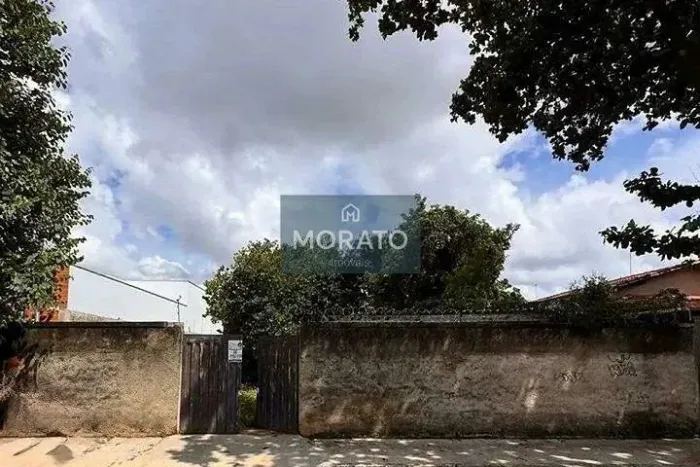 Lote com 360 m² a venda na melhor localização do bairro Planalto.